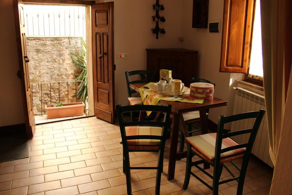 Delizioso Trilocale In Centro Apartment Montemerano Bilik gambar