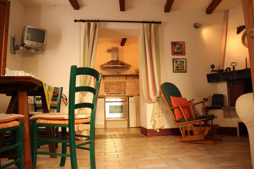 Delizioso Trilocale In Centro Apartment Montemerano Bilik gambar